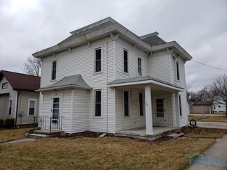 220 E Stevenson St, Gibsonburg, OH 43431
