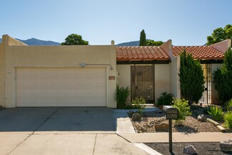 1020 Pawnee St NE, Albuquerque, NM 87112