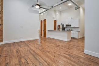 1411 Wesleyan St Unit 203, Fort Worth, TX 76105