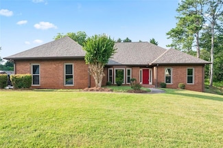300 Saddle Creek Ln, Roswell, GA 30076