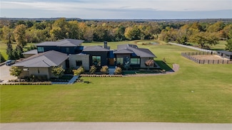 4631 E Bridgewater Ln, Fayetteville, AR 72703