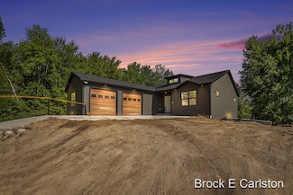 9818 Farr Rd, Ravenna, MI 49451