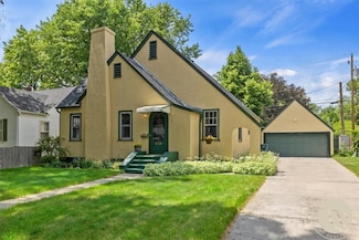 2328 Pine St, Billings, MT 59101