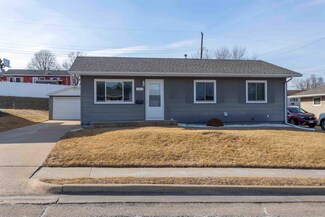 2325 Crissy Dr, Dubuque, IA 52001