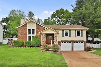 217 Golden Valley Dr, Saint Louis, MO 63129