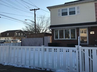 370 Dongan Hills Ave, Staten Island, NY 10305