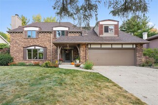 5105 Brookview Dr, West Des Moines, IA 50265