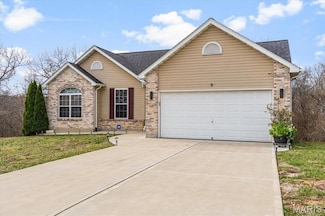 9 Amber Ridge Ct, High Ridge, MO 63049