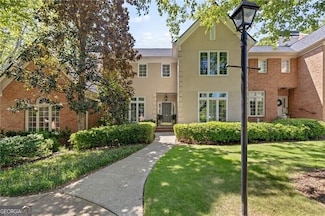 15 Paces West Dr NW, Atlanta, GA 30327