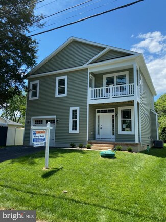 1613 Lee Dr, Edgewater, MD 21037