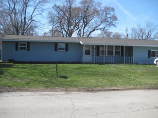 496 Sullivan Ln, Braidwood, IL 60408