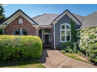 295 Fairway Village Ln, Roseburg, OR 97471