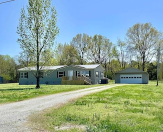 284 Saddle Club Rd, Greenfield, TN 38230