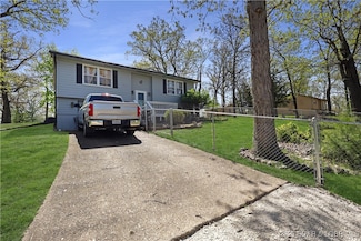 1422 Peach Blossom Ln, Osage Beach, MO 65065