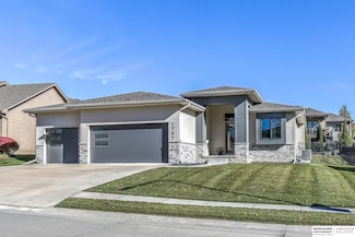 1707 S 211 St, Omaha, NE 68022