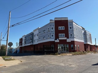 227 4th Ave Unit 211J, Bay Shore, NY 11706