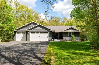 8519 Thrush Dr, Eau Claire, WI 54701