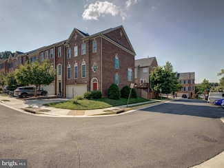 8410 Chaucer House Ct, Lorton, VA 22079