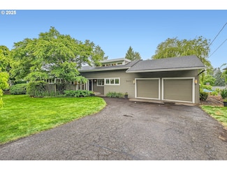 9843 SW 57th Ave, Portland, OR 97219