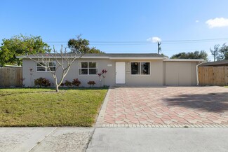 926 W Jasmine Dr, West Palm Beach, FL 33403