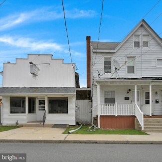 135 S 2nd St, Frackville, PA 17931