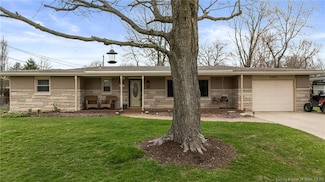 2425 Cedarwood Dr, Madison, IN 47250