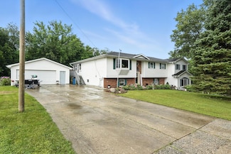 291 S County Line Rd, Crown Point, IN 46307