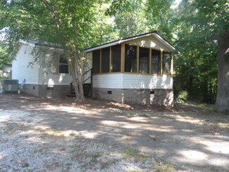 111 E Shore Dr, Fair Play, SC 29643