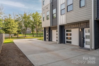 2011 Hamorton Place, Charlotte, NC 28205