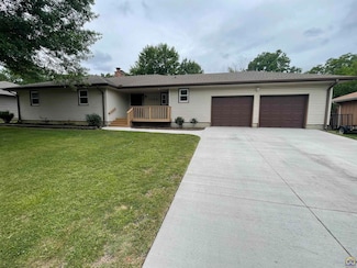 1033 Harcourt Dr, Emporia, KS 66801