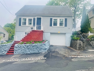 28 Roberts St, Malden, MA 02148