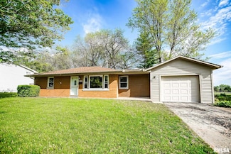 2910 W Scenic Dr, Peoria, IL 61615