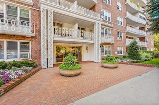 69-10 108th St Unit 6D, Forest Hills, NY 11375