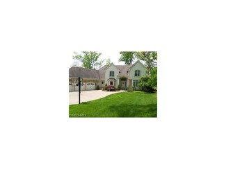 35 Winding River Trail, Chagrin Falls, OH 44022