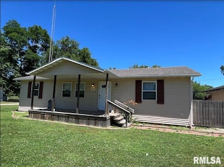 404 E Chestnut St, Bath, IL 62617