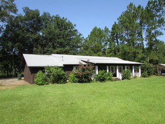 26 Charlotte Dr, Blakely, GA 39823