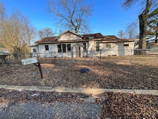 2221 E 11th St, Texarkana, AR 71854
