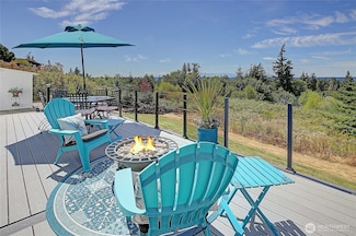 998 Circle Dr, Camano Island, WA 98282