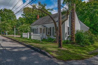 3 Kents Hill Rd, Wayne, ME 04284