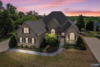 135 Rainbow Glen Cir, Madison, AL 35758