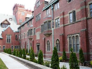 306 Chateau Rive Unit 306, Peekskill, NY 10566
