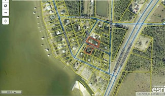 75 Hankins Rd, Freeport, FL 32439