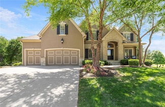 8701 W 157th St, Overland Park, KS 66221