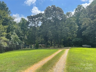 5790 Summer Ln, Cherryville, NC 28021