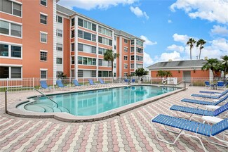 1900 68th St N Unit 101, Saint Petersburg, FL 33710