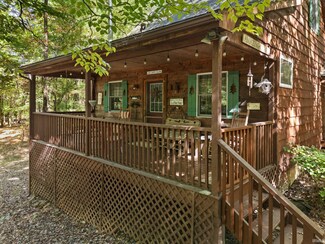 3310 N Shamrock Ln, Birdseye, IN 47513