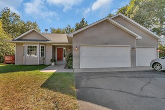 1324 Plumwood Ct, Waite Park, MN 56387
