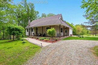 5960 Kidder Rd, Almont, MI 48003