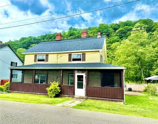 128 Main St, Perryopolis, PA 15473