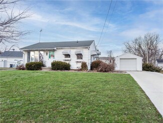 1508 N 2nd Ave E, Newton, IA 50208